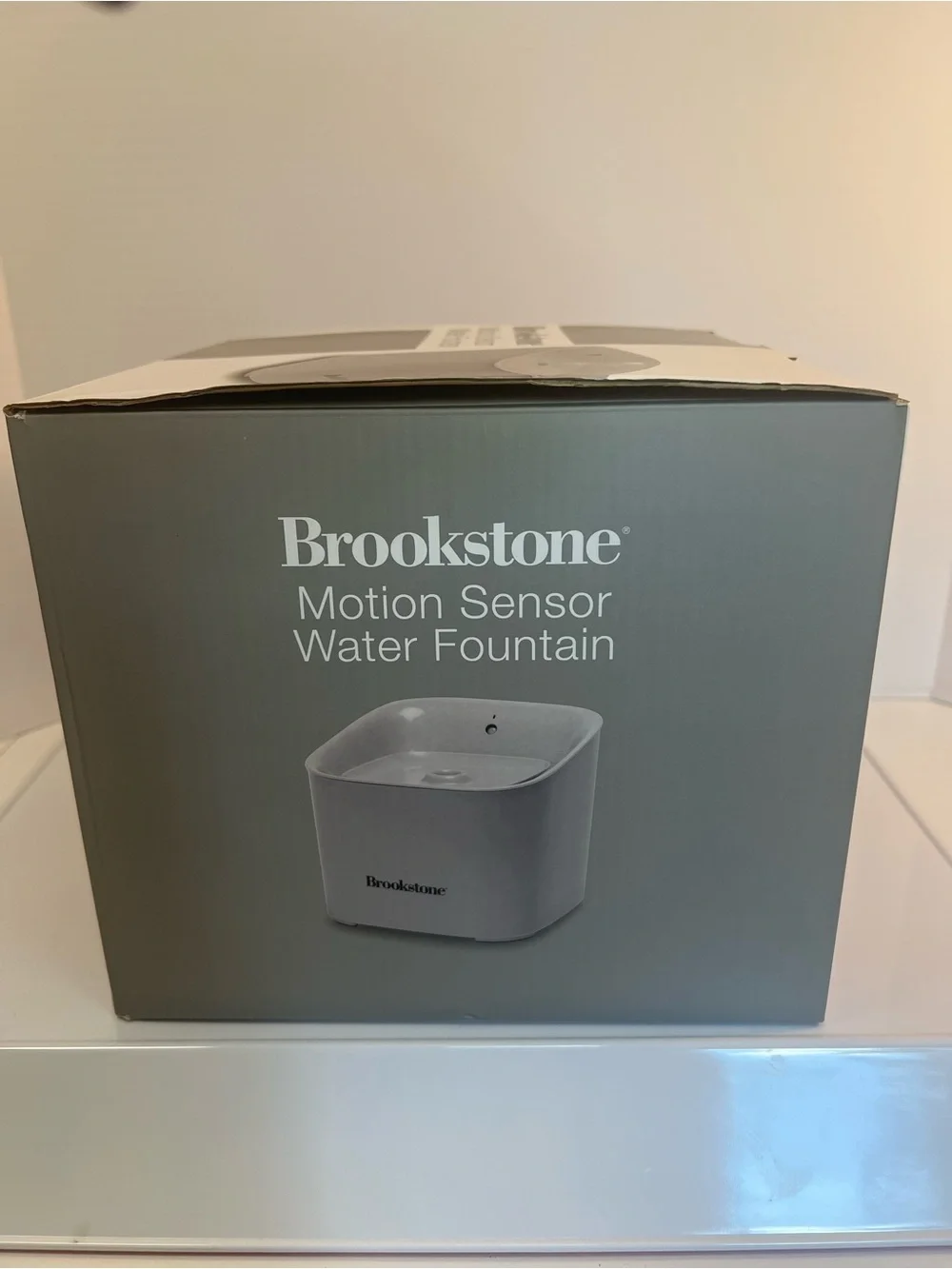 Brookstone Motion Sensor Pet Water Fountain - Light Gray—New in Box.